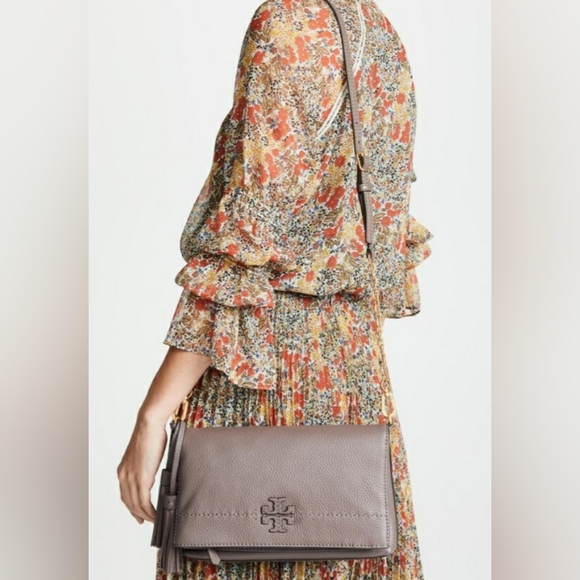 Tory Burch Handbags - 🚦1 DAY ONLY🏷  TORY BURCH: EUC - Thea Fold Tassel Crossbody